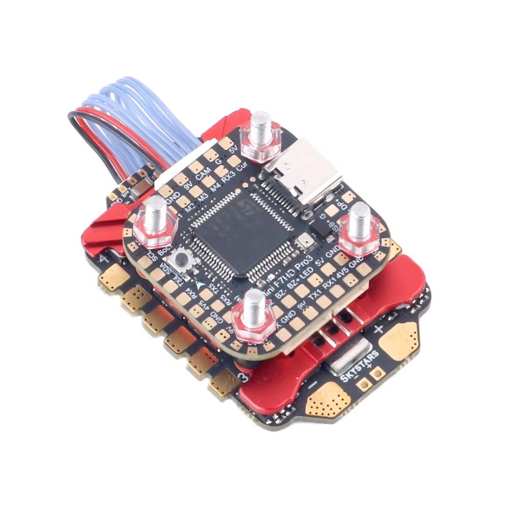 طائرة بدون طيار للسباق من SKYS - مراجعة Foxeer Reaper F4 128K 65A Esc وسعره